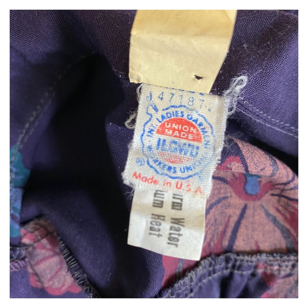 VINTAGE - PURPLE HIBISCUS PRINT DRESS - Picture 5 of 9
